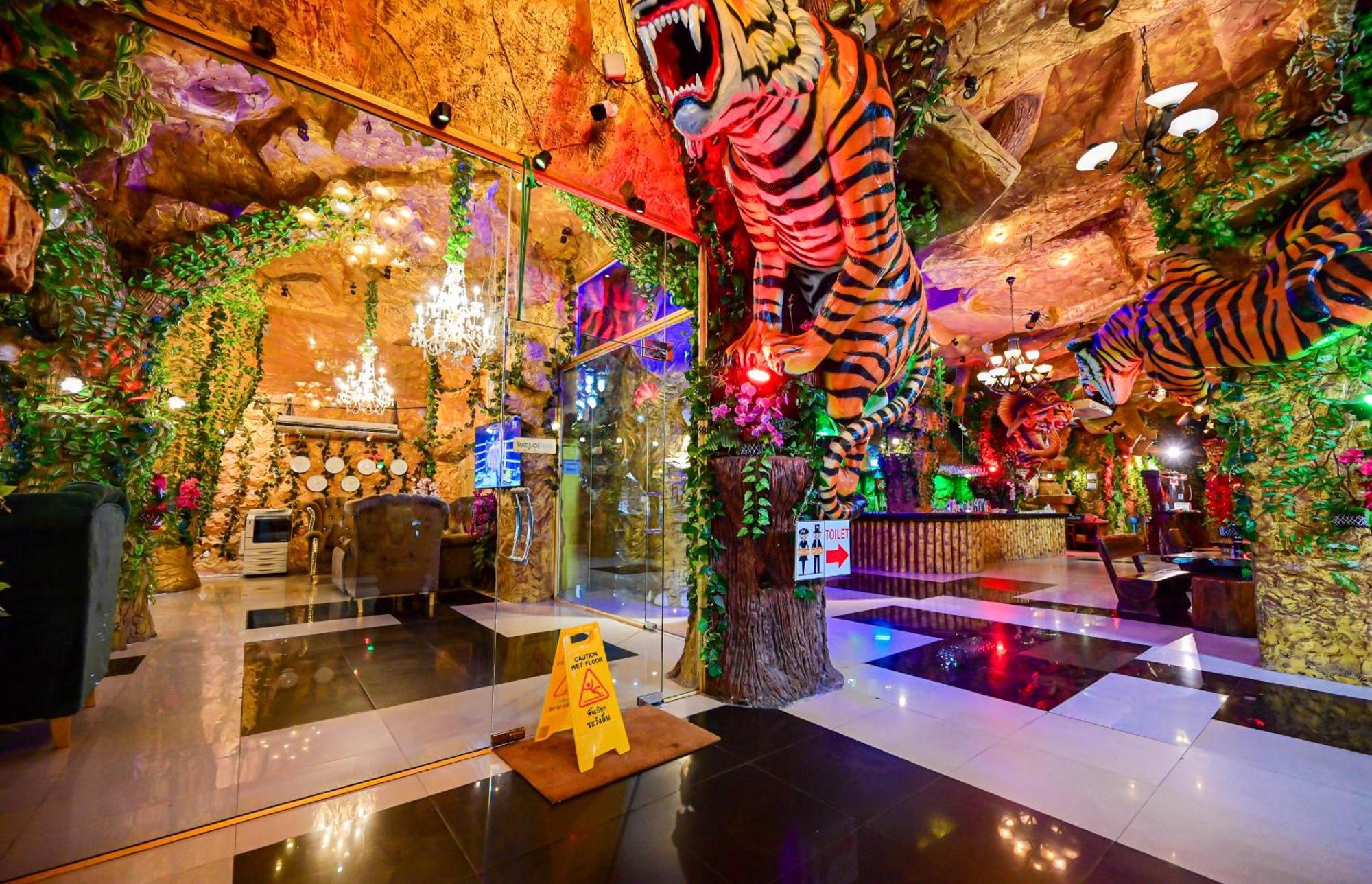 Patong Tiger Complex Hotel מראה חיצוני תמונה