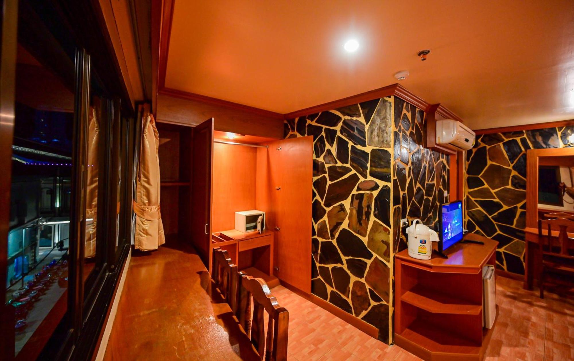 Patong Tiger Complex Hotel מראה חיצוני תמונה
