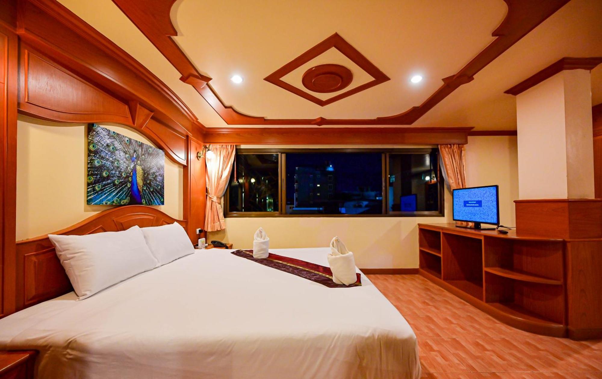 Patong Tiger Complex Hotel מראה חיצוני תמונה