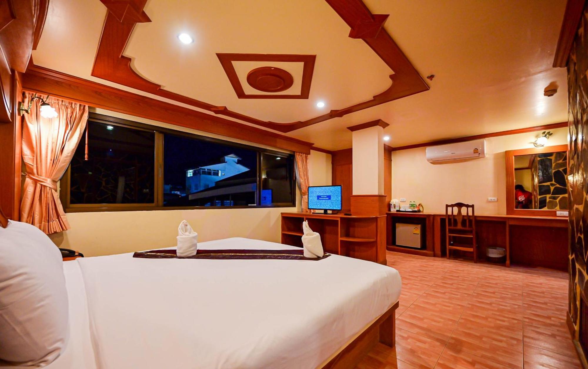 Patong Tiger Complex Hotel מראה חיצוני תמונה
